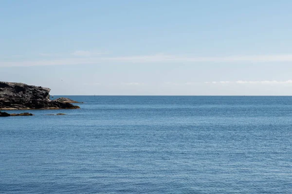Orilla Rocosa Del Mar Mediterráneo España Hermoso Día Soleado Aguas — Foto de Stock