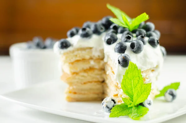Delicious Pancakes Sweet Creamy Yogurt Fresh Berries Mint American Cuisine — Stock Photo, Image