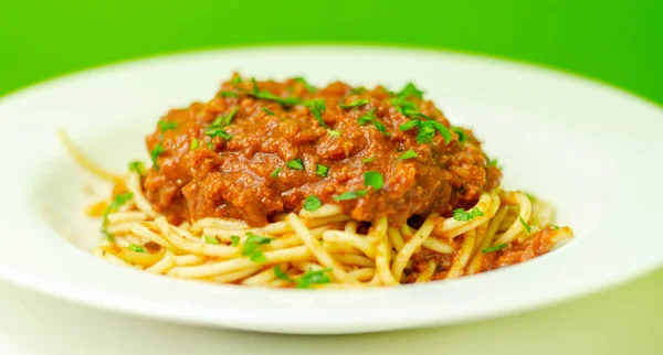 Bolonhesa Carne Picada Com Cebola Cenoura Servida Com Espaguete Comida — Fotografia de Stock