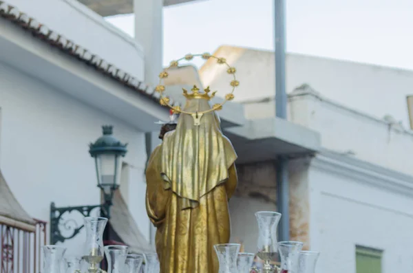 nerja spanien 16 juli 2018 teilnehmer an der feier der katholischen zeremonie der ubertragung der heiligen