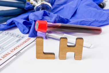 LH klinik laboratuvar tıbbi kısaltma veya kısaltma Lüteinizan veya lutropin, dişi ve erkek hipofiz bezi tarafından üretilen. Word Lh çoğu laboratuvar test tüpleri kan örneği ile yakın