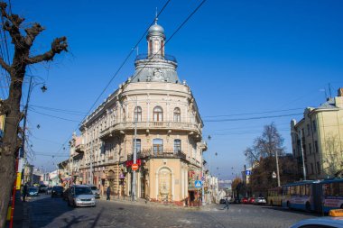 19. yüzyılın evi bir gemi ya da Shiff ön görünümü şeklinde. Eski şehir Chernivtsi, Bukovina mimarisi