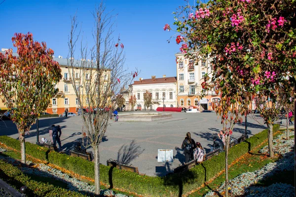 Philharmonic Square Vue Coin Bâtiment Dessus Architecture Vieille Ville Tchernivtsi — Photo