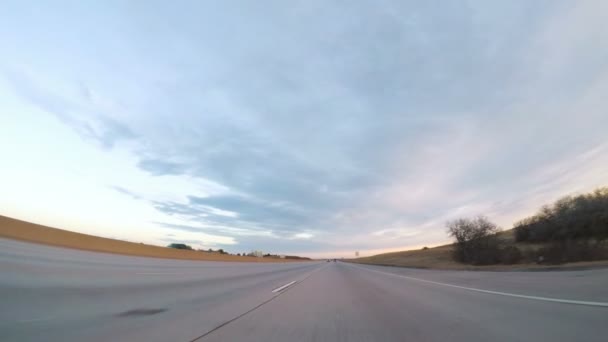 Conducir Por Carretera Suburbana Temprano Mañana — Vídeos de Stock