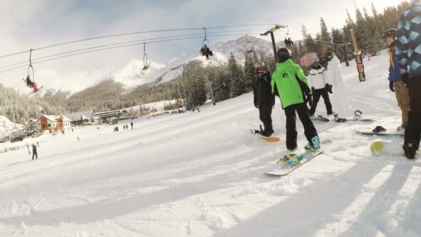 Colorado Estados Unidos Enero 2018 Pov Niños Adultos Aprenden Esquiar — Vídeo de stock
