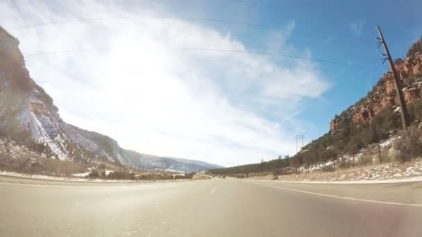 Ponto Vista Pov Condução Através Terreno Montanha Inverno — Vídeo de Stock