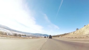 Colorado, ABD-Aralık 26, 2017. POV bakış açısı - kışın dağ arazi ile sürüş