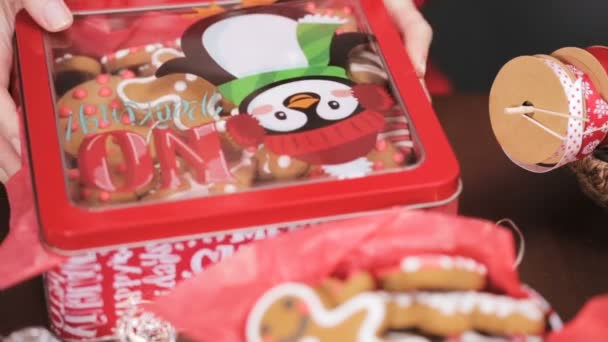 Geleneksel Yapımı Gingerbread Çerezleri Yiyecek Hediye Olarak Ambalaj — Stok video