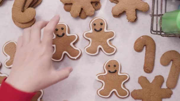 Decoração Biscoitos Gengibre Com Cobertura Real Para Natal — Vídeo de Stock