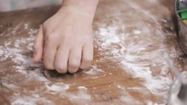 Adım adım. Pişirme tatil sezonu. Noel için şekerli Kurabiye Pişirme