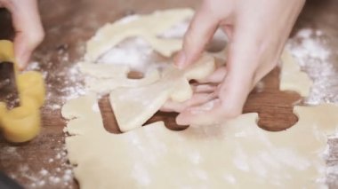 Adım adım. Pişirme tatil sezonu. Noel için şekerli Kurabiye Pişirme