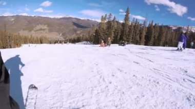 Colorado, ABD-ö. 2 Aralık 2017. POV bir bakış açısı. Kayak Colorado Rockies erken kayak sezonu