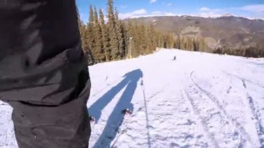 Colorado, ABD-ö. 2 Aralık 2017. POV bir bakış açısı. Kayak Colorado Rockies erken kayak sezonu.