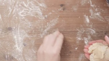 Adım adım. Pişirme tatil sezonu. Noel için şekerli Kurabiye Pişirme