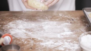 Adım adım. Pişirme tatil sezonu. Noel için şekerli Kurabiye Pişirme