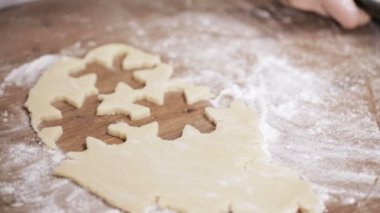 Adım adım. Pişirme tatil sezonu. Noel için şekerli Kurabiye Pişirme