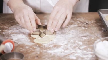 Adım adım. Pişirme tatil sezonu. Noel için şekerli Kurabiye Pişirme