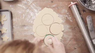 Adım adım. Pişirme tatil sezonu. Noel için şekerli Kurabiye Pişirme