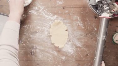 Adım adım. Pişirme tatil sezonu. Noel için şekerli Kurabiye Pişirme