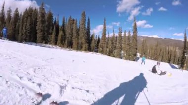 Colorado, ABD-ö. 2 Aralık 2017. POV bir bakış açısı. Kayak Colorado Rockies erken kayak sezonu.