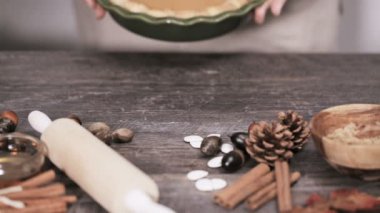 Adım adım. Pişirme ev yapımı kabak pasta için şükran günü yemeği