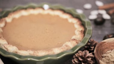 Adım adım. Pişirme ev yapımı kabak pasta için şükran günü yemeği