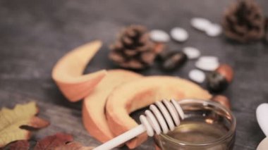 Adım adım. Pişirme ev yapımı kabak pasta için şükran günü yemeği