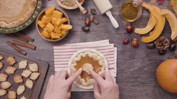 Passo Passo Decoração Torta Abóbora Com Folhas Assadas Assar Torta — Vídeo de Stock