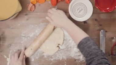 Adım adım. Pişirme tatil sezonu. Noel için şekerli Kurabiye Pişirme