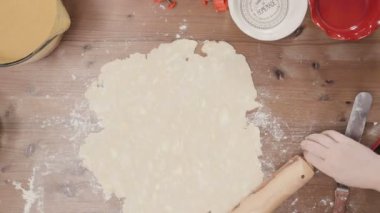 Adım adım. Pişirme tatil sezonu. Noel için şekerli Kurabiye Pişirme