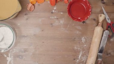 Adım adım. Pişirme tatil sezonu. Noel için şekerli Kurabiye Pişirme