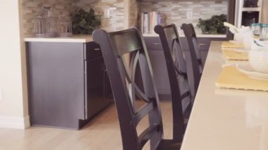 lüks evde modern bir mutfak