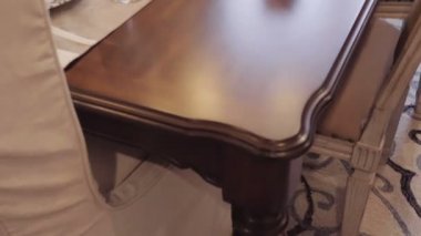 lüks evde modern yemek odası