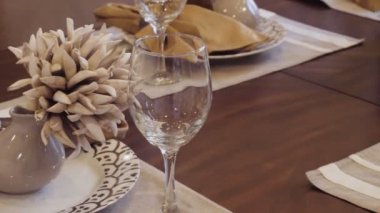 lüks evde modern yemek odası