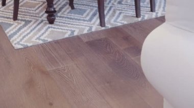 lüks evde modern yemek odası