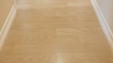 Modern lüks evi koridorda