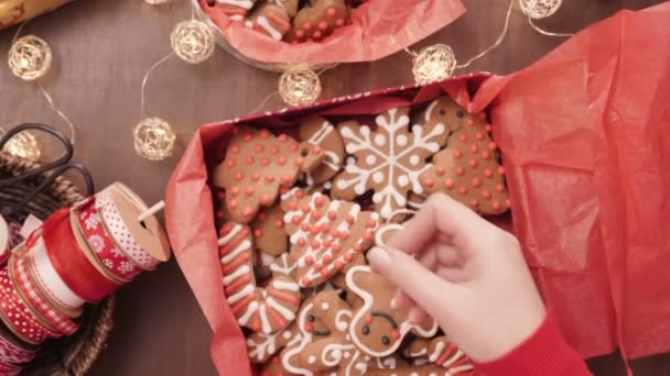 Traditionele Huis Gemaakte Gingerbread Koekjes Verpakking Als Giften Van Het — Stockvideo