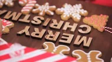 geleneksel ev yapımı gingerbread çerezleri yiyecek hediye olarak