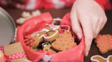 geleneksel ev yapımı gingerbread çerezleri yiyecek hediye olarak