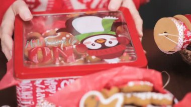 geleneksel ev yapımı gingerbread çerezleri yiyecek hediye olarak