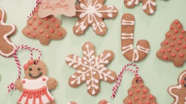 geleneksel ev yapımı gingerbread çerezleri yiyecek hediye olarak