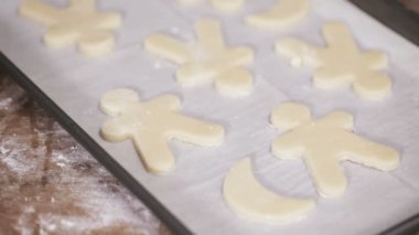 Adım adım. Pişirme tatil sezonu. Noel için şekerli Kurabiye Pişirme