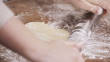 Adım adım. Pişirme tatil sezonu. Noel için şekerli Kurabiye Pişirme