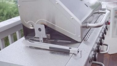 Yağmurda açık 6 burner gaz ızgarada pişirme