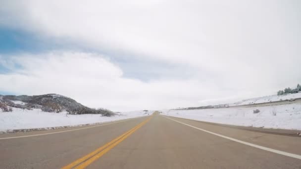 Guidare Strada Suburbana Dopo Tempesta Neve Primaverile — Video Stock