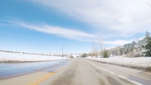 デンバー コロラド州 アメリカ合衆国 27日 2018 ハメ撮り を介して駆動ビジネス公園春の雪の後 — ストック動画