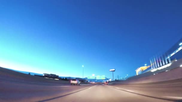 科罗拉多 2018年2月3日 在城市夜间驾驶 — 图库视频影像