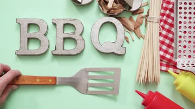 Araçlar ızgara ile metal Barbekü partisi işareti 