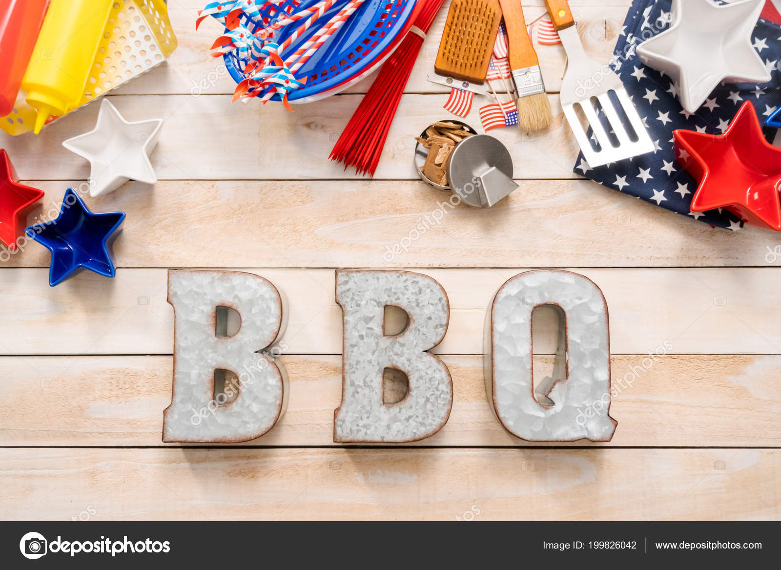 Metal Bbq Sign Bbq Cooking Tools Wood Background Stock Photo by ©urban