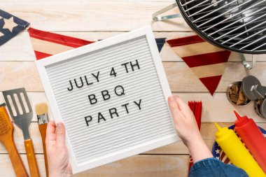 4 Temmuz barbekü partisi imzalamak bir beyaz mamo gemide.